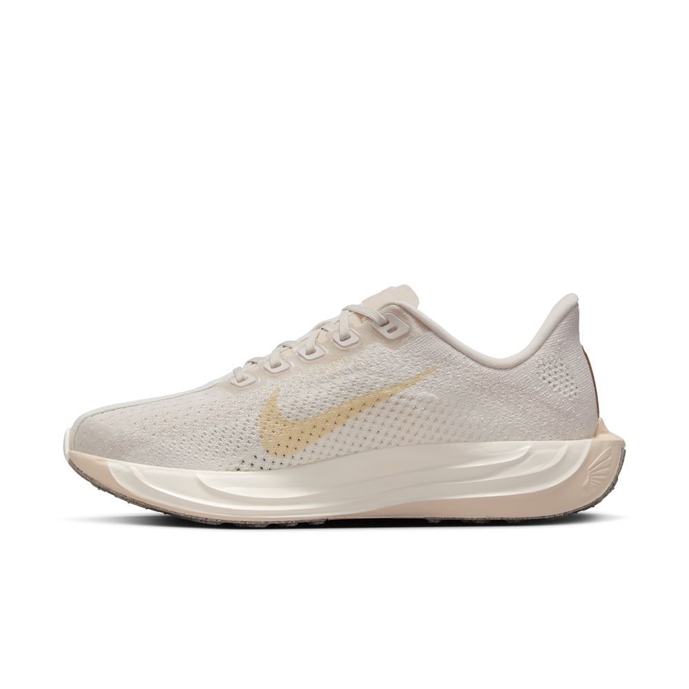 NIKE Women's Pegasus Plus - Lt Orewood Brown/Coconut Milk/Sail - FQ7261-100