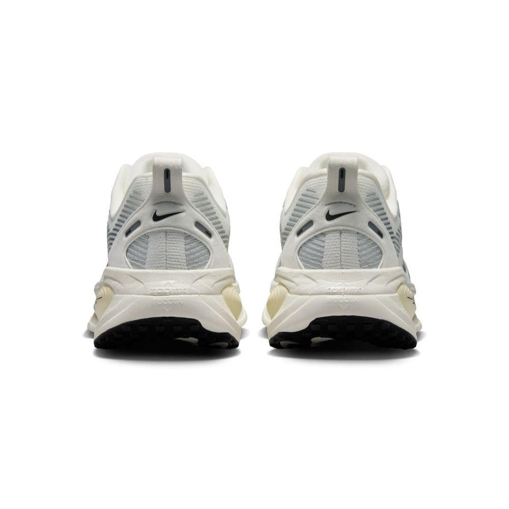 カヅミ　ホワイト# NIKE Vomero 18 | Summit White/Coconut Milk | Women's High-Cushion