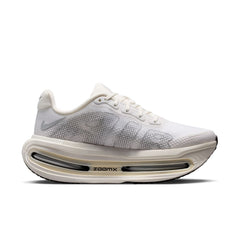Summit White / Metallic Silver-sail